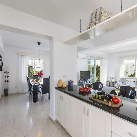 Villa Protaras Fig Tree Bay Sea View Villa , Jacuzzi Available April To October Protaras