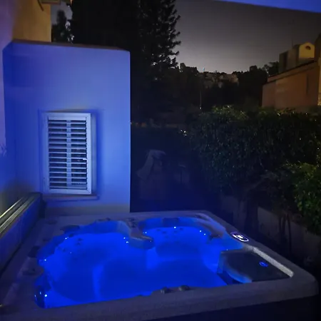Fig Tree Bay Sea View , Jacuzzi Available April To October * プロタラス