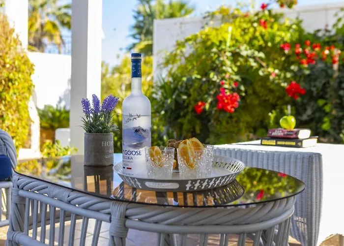 Fig Tree Bay Sea View , Jacuzzi Available April To October