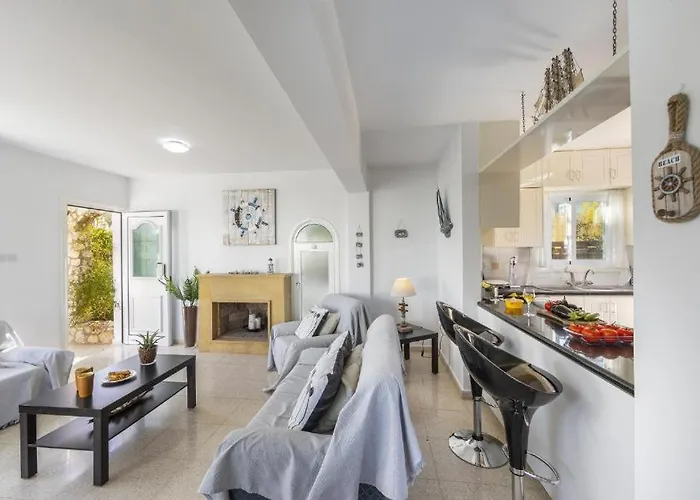 Fig Tree Bay Sea View , Jacuzzi Available April To October Vilă *