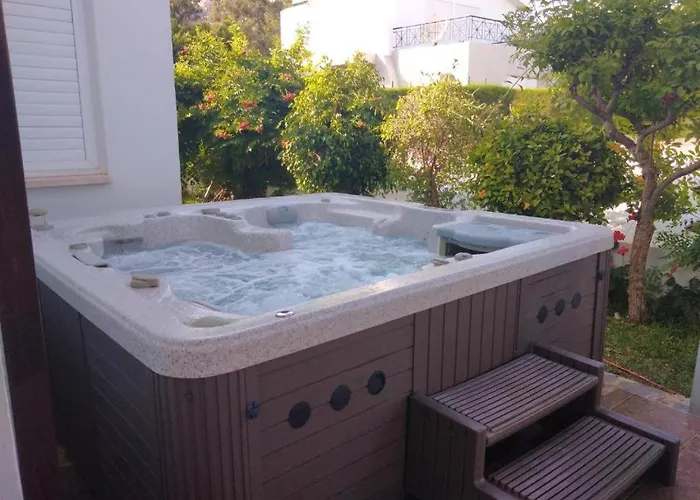 Fig Tree Bay Sea View , Jacuzzi Available April To October Protaras