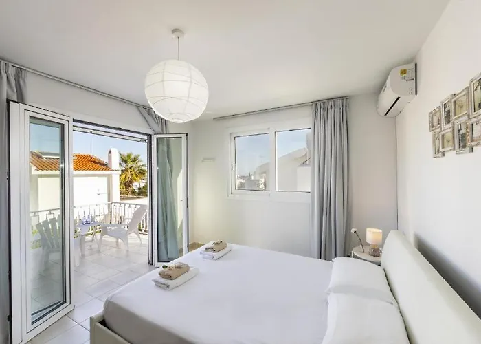 Fig Tree Bay Sea View , Jacuzzi Available April To October