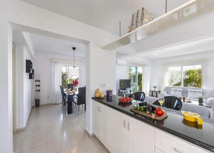 Vilă Fig Tree Bay Sea View , Jacuzzi Available April To October Protaras