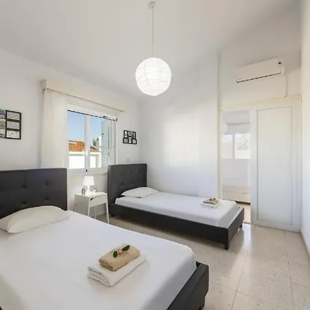 Protaras Fig Tree Bay Sea View Villa , Jacuzzi Available April To October 빌라